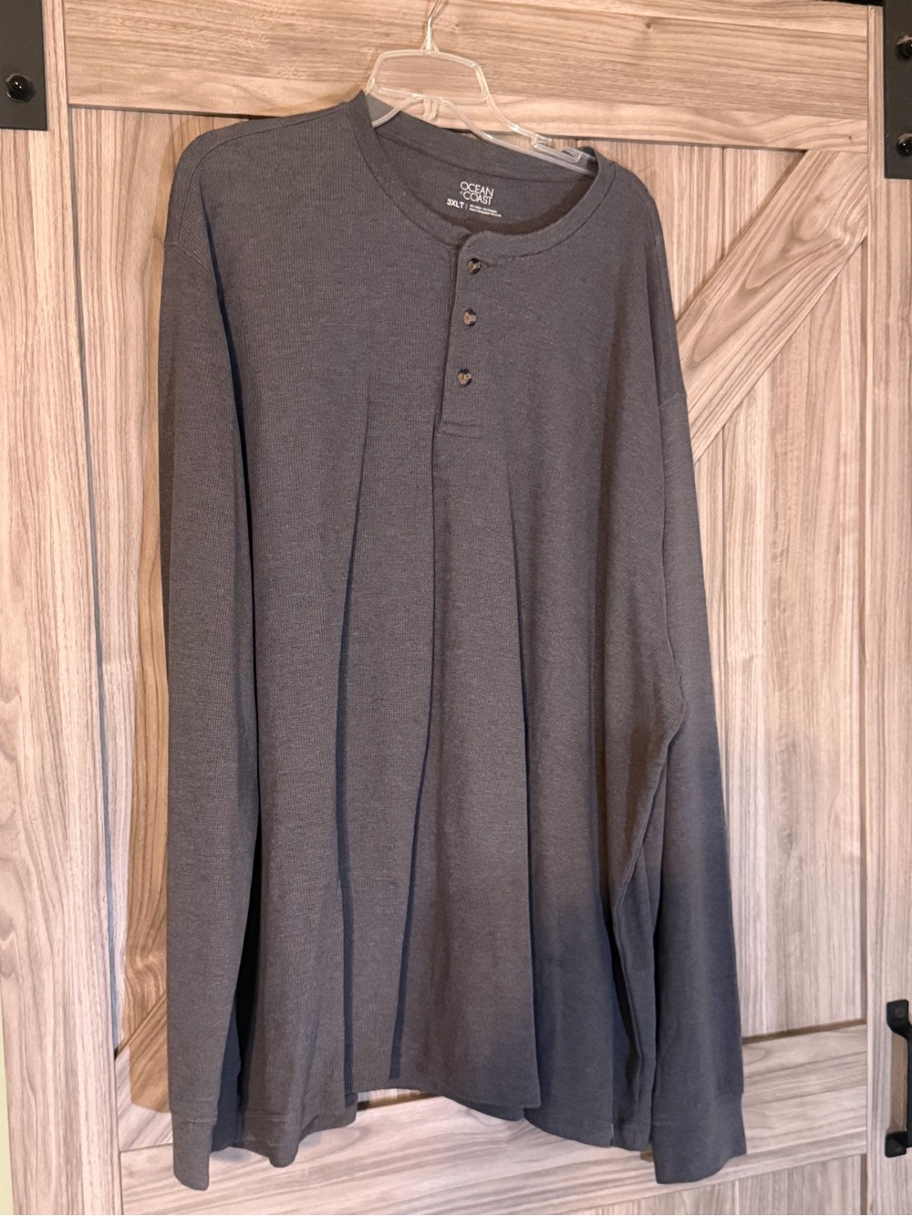Ocean Coast Men's Long Sleeve Henley in Charcoal Gray